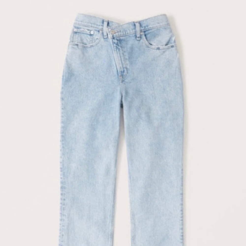 Abercrombie curve love ultra high rise light wash jeans 32 short curve love